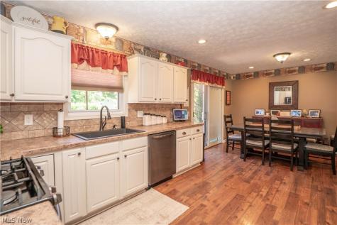 8026 Garnet Avenue NE Canton OH 44721