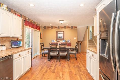 8026 Garnet Avenue NE Canton OH 44721