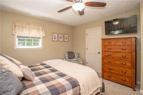 8026 Garnet Avenue NE Canton OH 44721
