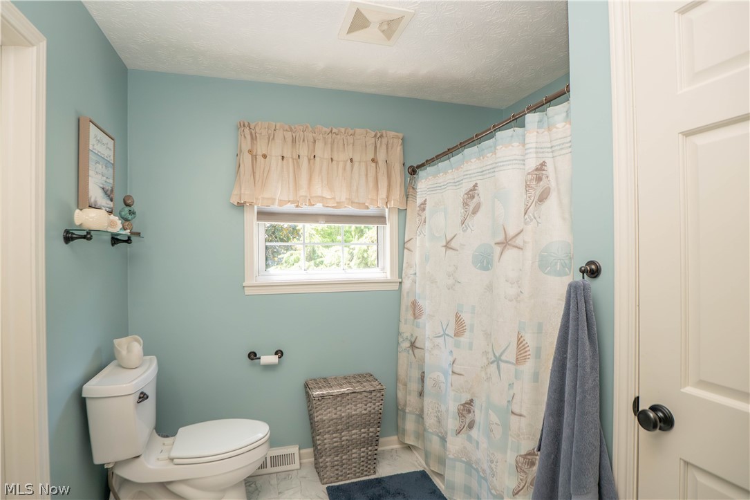 8026 Garnet Avenue NE Canton OH 44721
