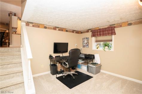 8026 Garnet Avenue NE Canton OH 44721