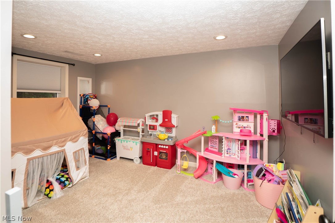 8026 Garnet Avenue NE Canton OH 44721