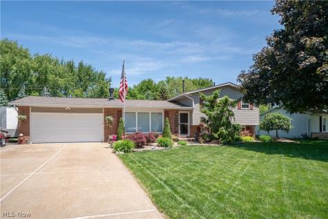8026 Garnet Avenue NE Canton OH 44721