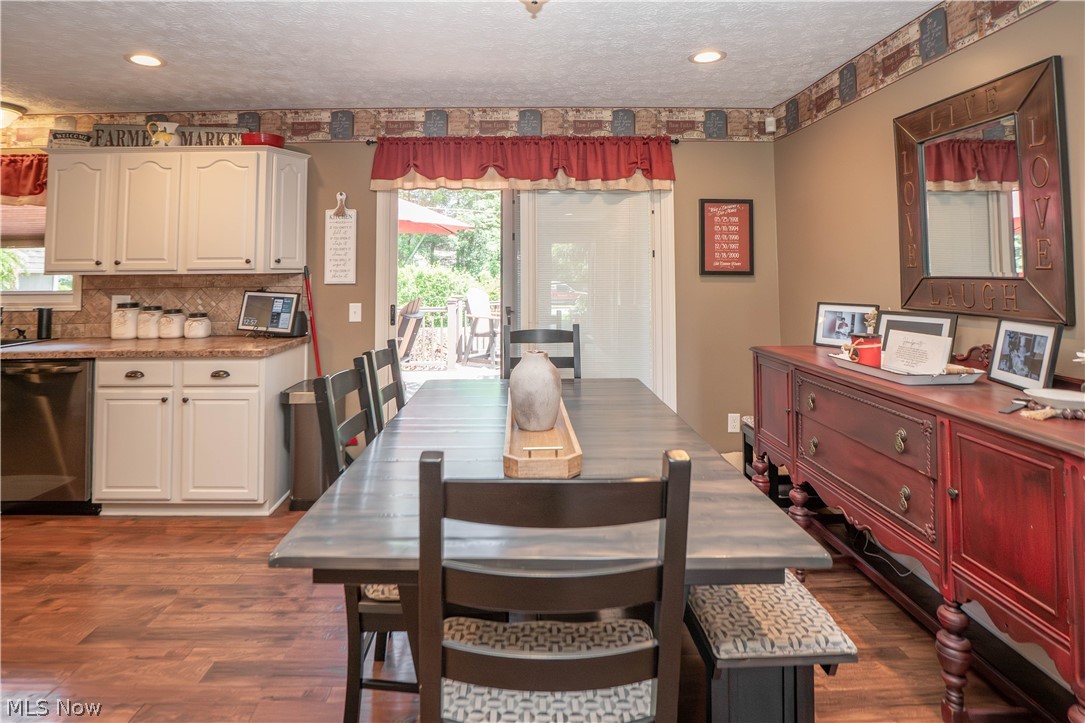 8026 Garnet Avenue NE Canton OH 44721