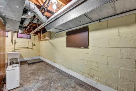 5818 Smith Road Brook Park OH 44142