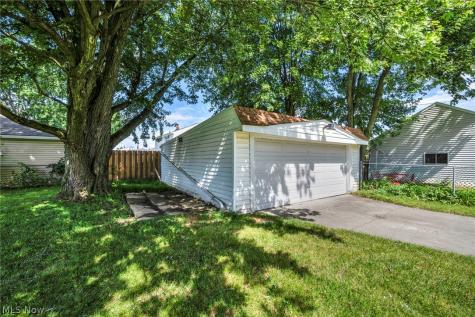 5818 Smith Road Brook Park OH 44142