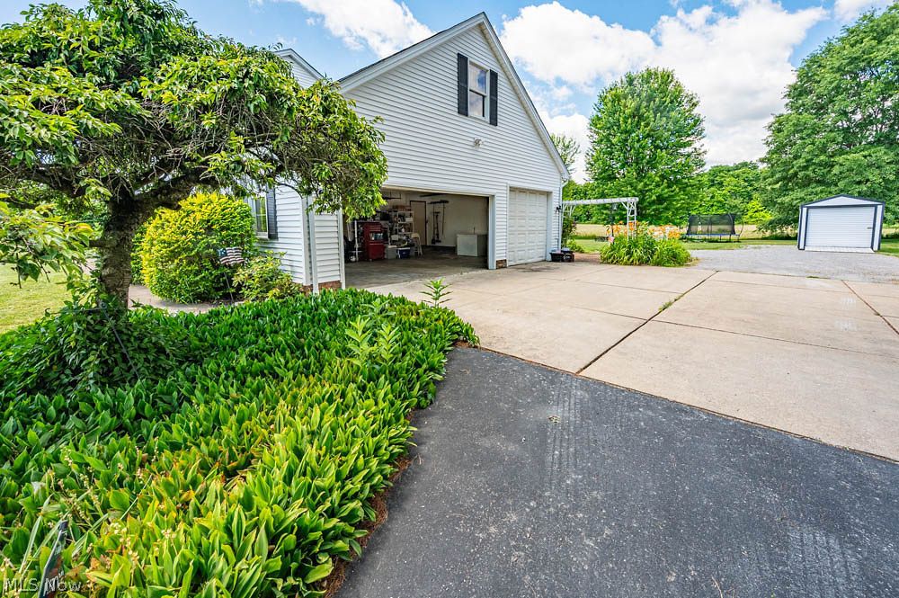 11800 Detwiler Road Columbiana OH 44408