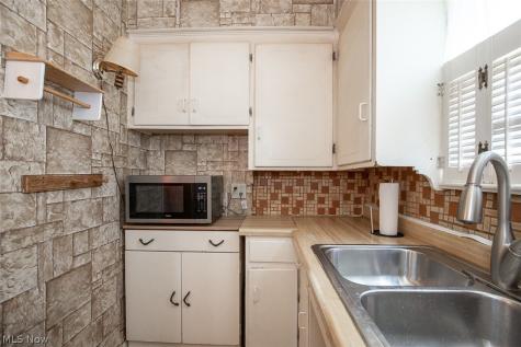 4253 W 50th Street Cleveland OH 44144