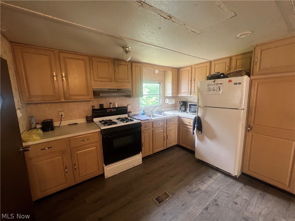 4300 Creek Road Conneaut OH 44030