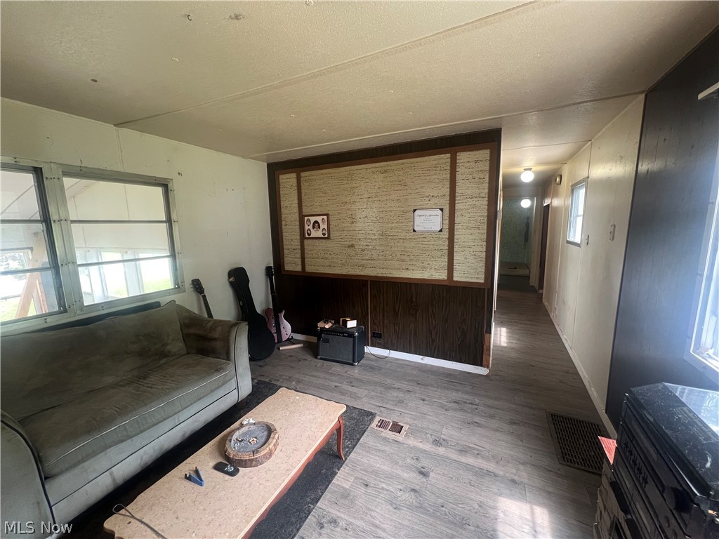 4300 Creek Road Conneaut OH 44030
