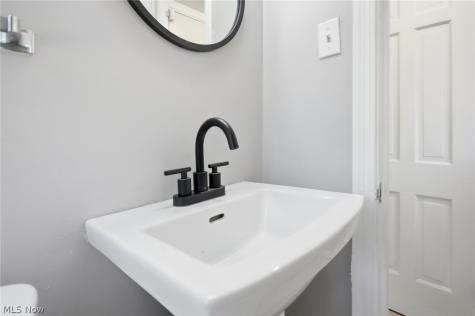 1159 Brandon Road Cleveland Heights OH 44112