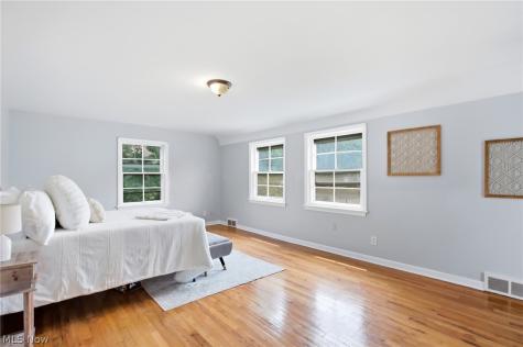 1159 Brandon Road Cleveland Heights OH 44112