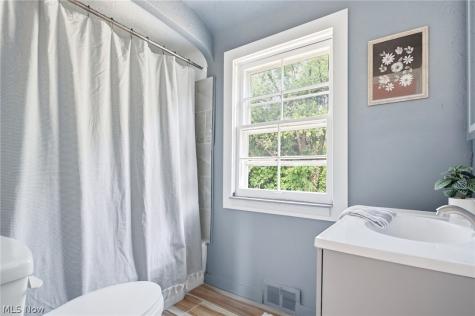 1159 Brandon Road Cleveland Heights OH 44112