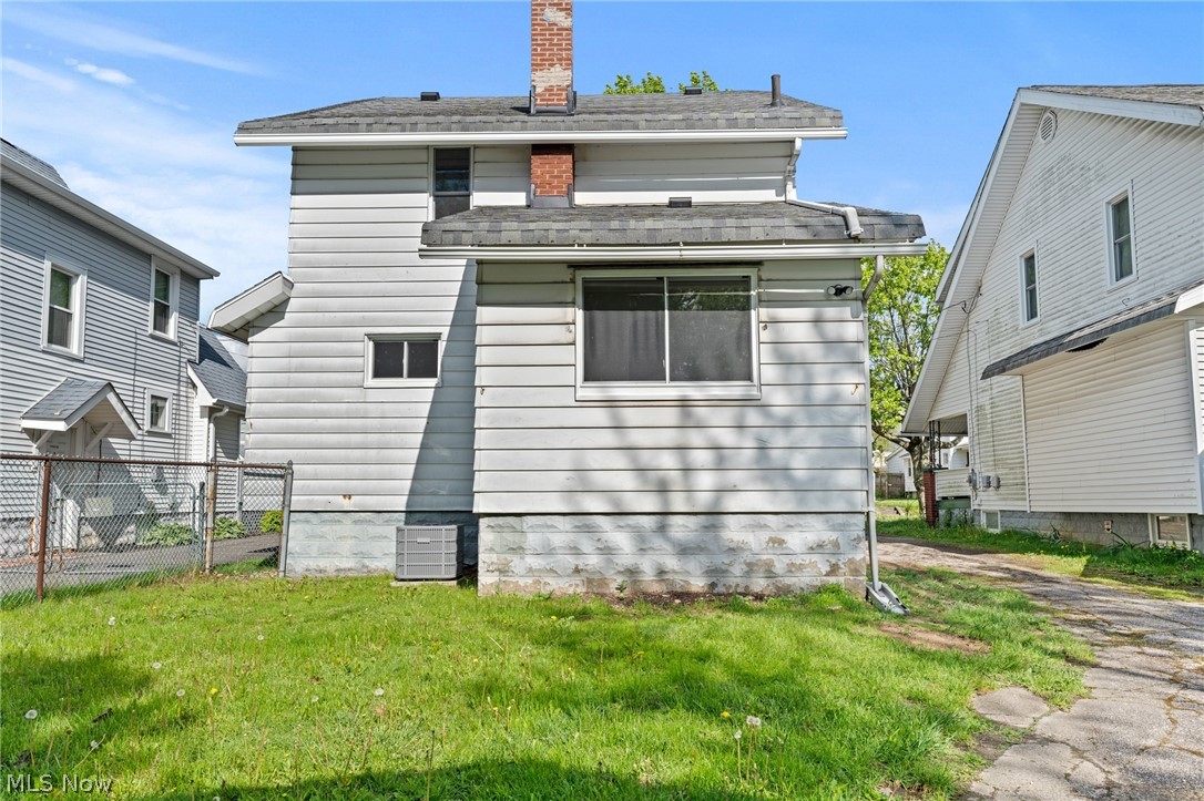 1282 Neptune Avenue Akron OH 44301