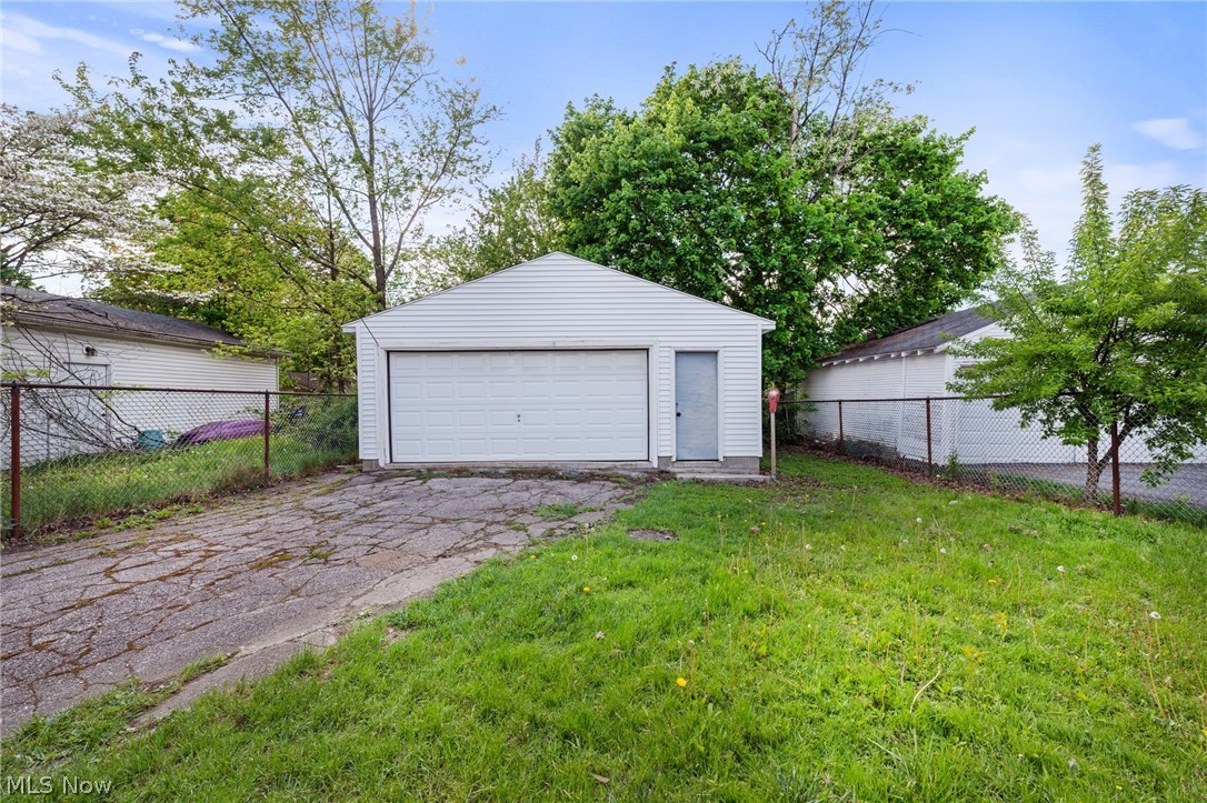 1282 Neptune Avenue Akron OH 44301