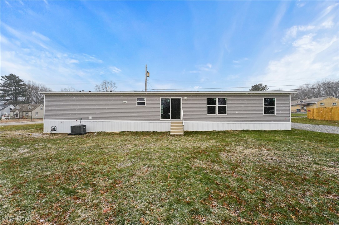 541 Lincoln Avenue Struthers OH 44471