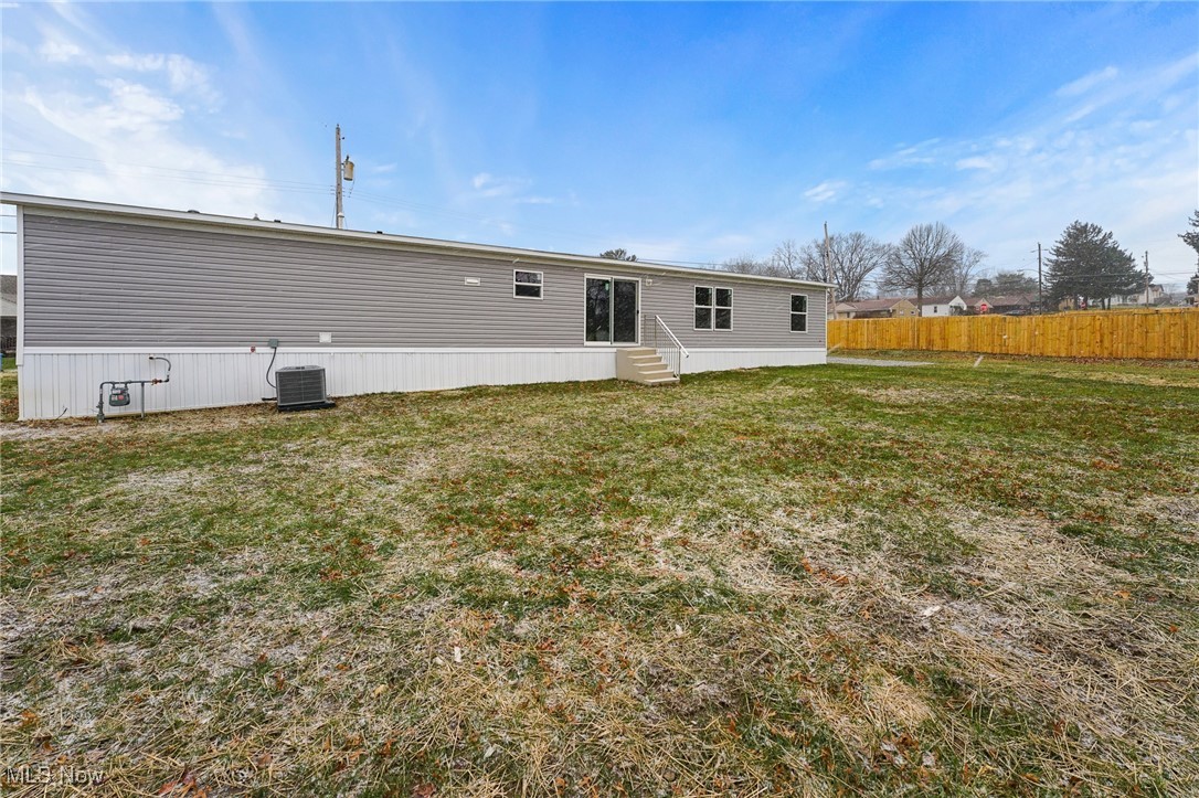 541 Lincoln Avenue Struthers OH 44471