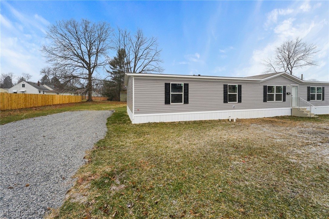 541 Lincoln Avenue Struthers OH 44471