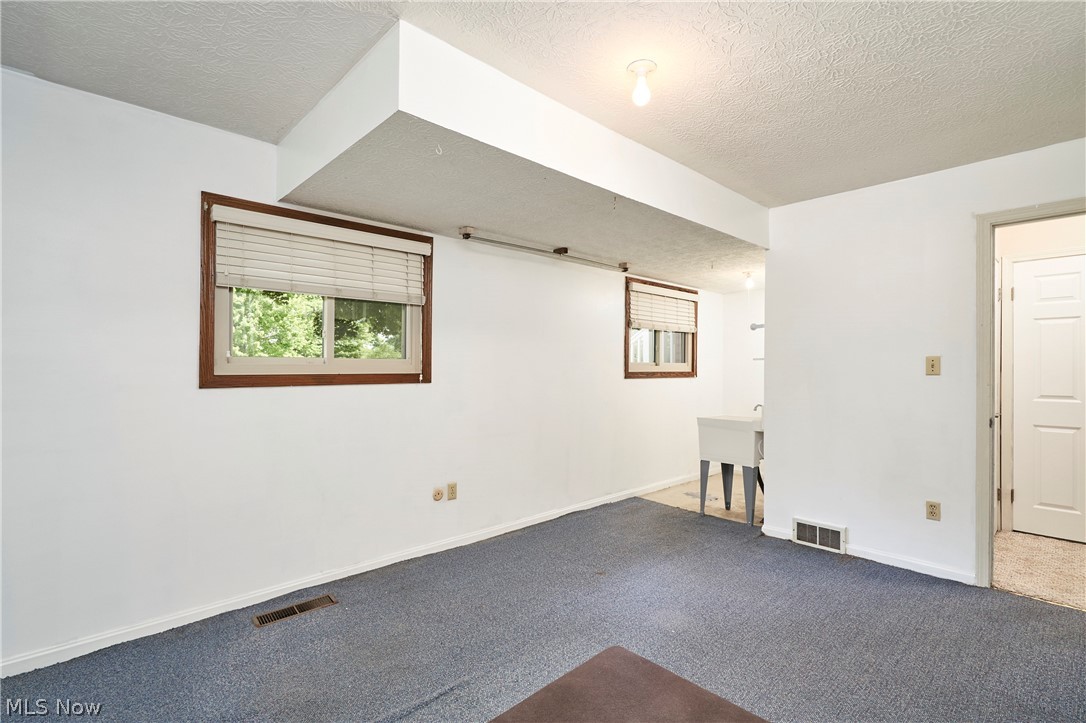 792 Jolson Avenue Akron OH 44319
