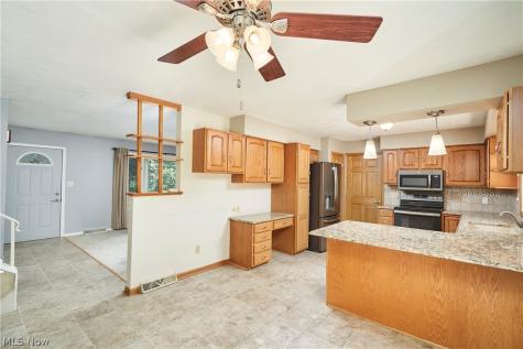 792 Jolson Avenue Akron OH 44319