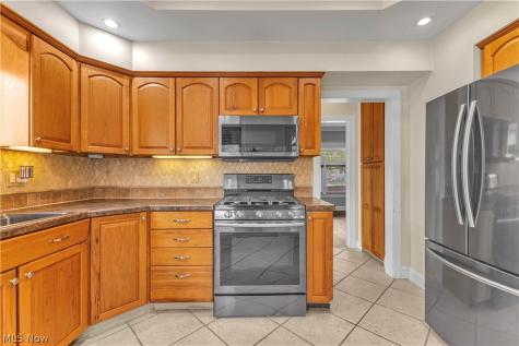 5616 Theota Avenue Parma OH 44129