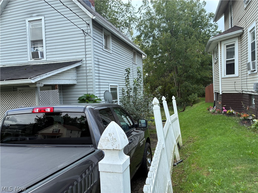 1608 Glendale Place NE Canton OH 44705