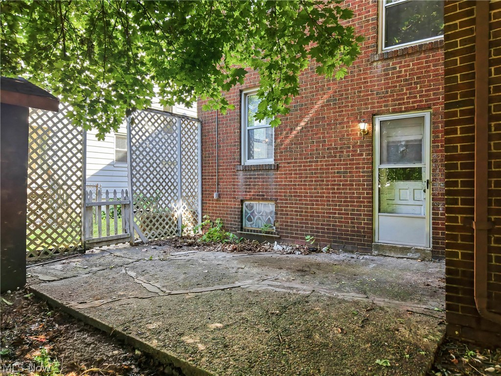 121 Olive Street Girard OH 44420