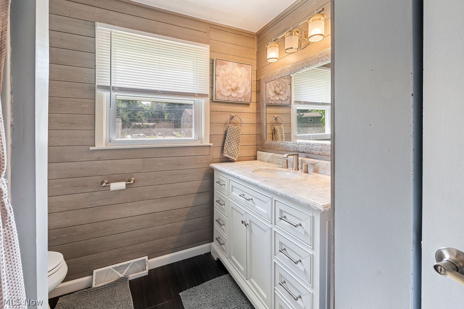 5036 Lindford Avenue NE Canton OH 44705