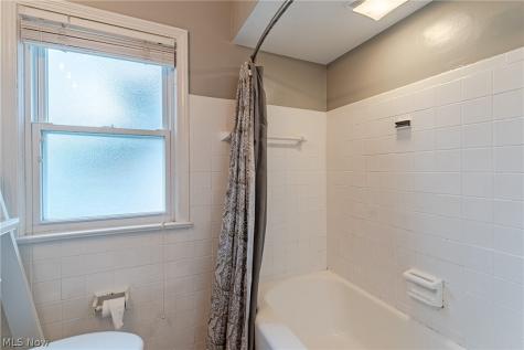 1294 Giel Avenue Lakewood OH 44107