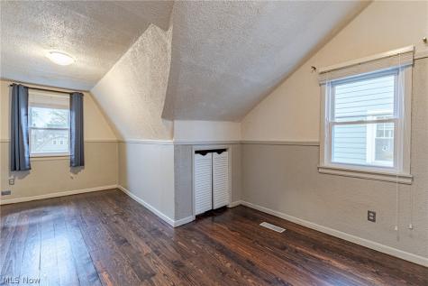 1294 Giel Avenue Lakewood OH 44107