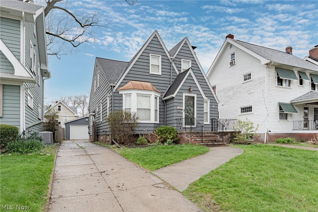 1294 Giel Avenue Lakewood OH 44107