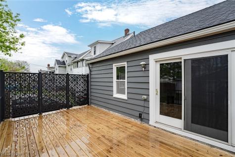 1294 Giel Avenue Lakewood OH 44107