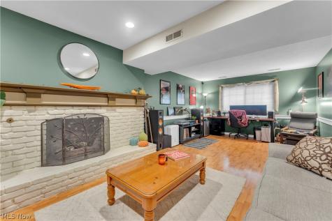 342 Brad Drive Brunswick OH 44212
