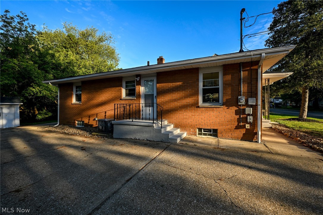 324 N Hawkins Avenue Akron OH 44313