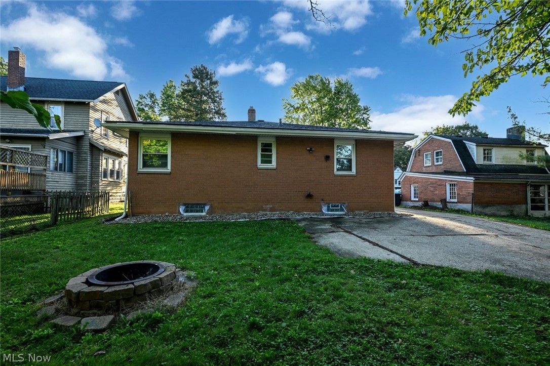 324 N Hawkins Avenue Akron OH 44313