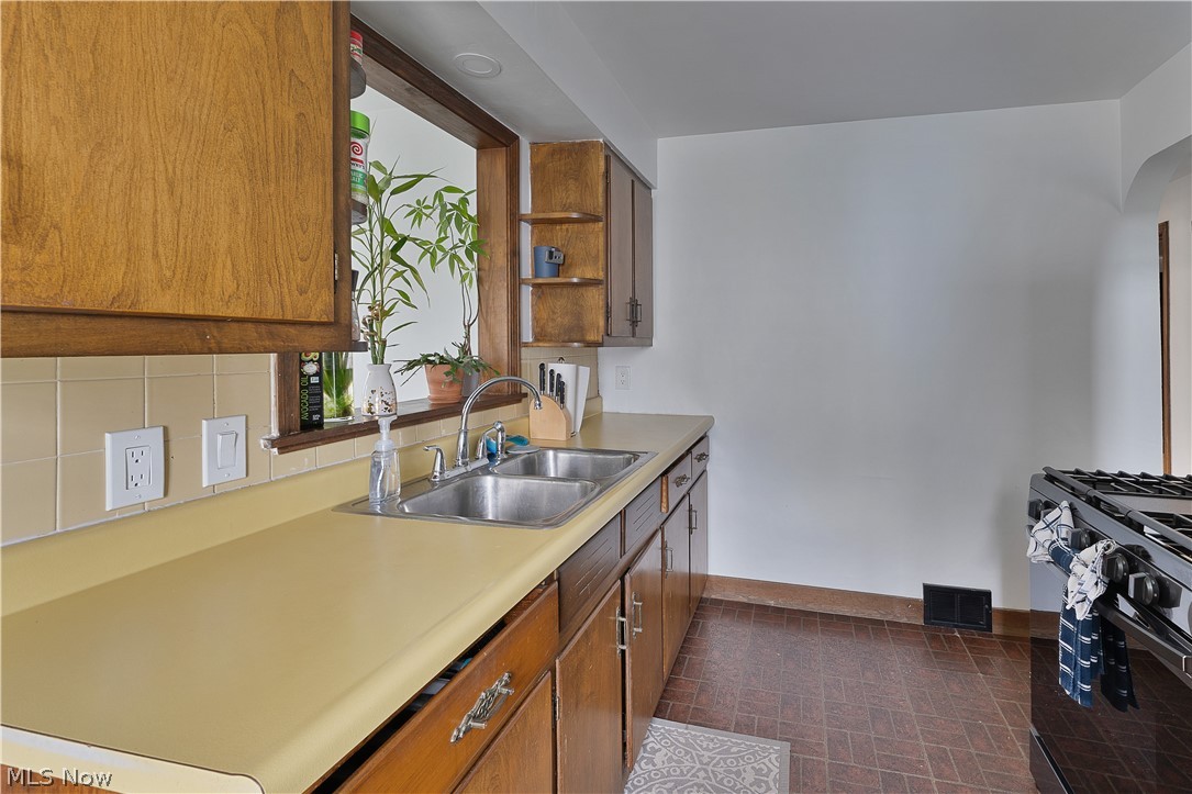 4649 Waseka Lane Youngstown OH 44512