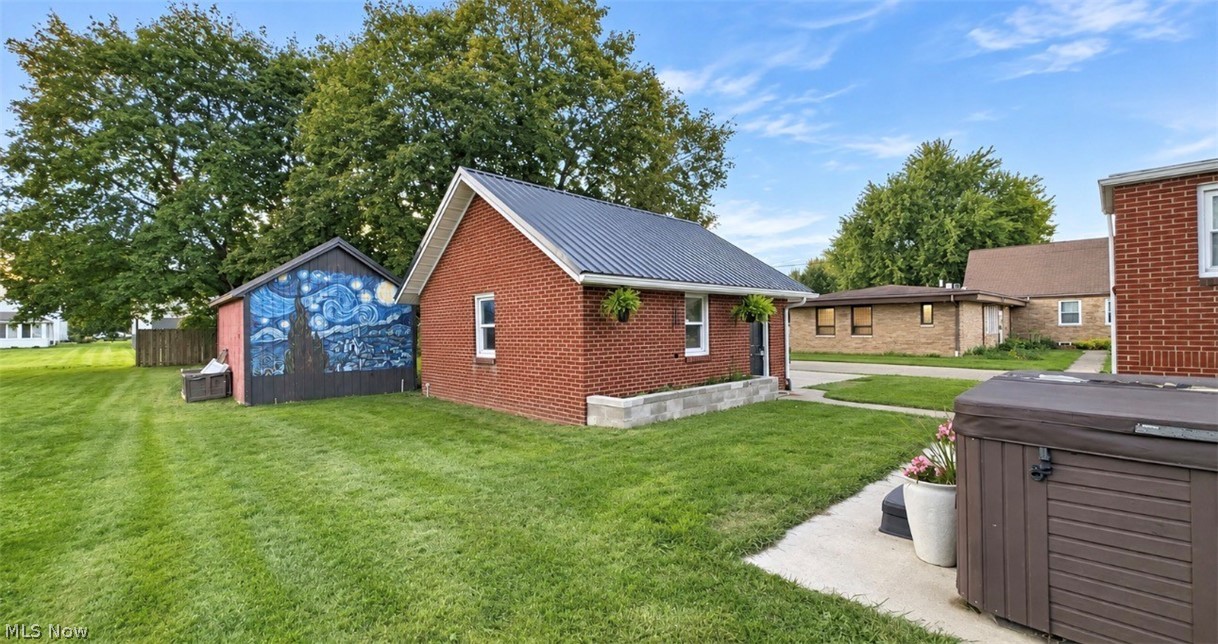 127 Roosevelt Avenue Waynesburg OH 44688