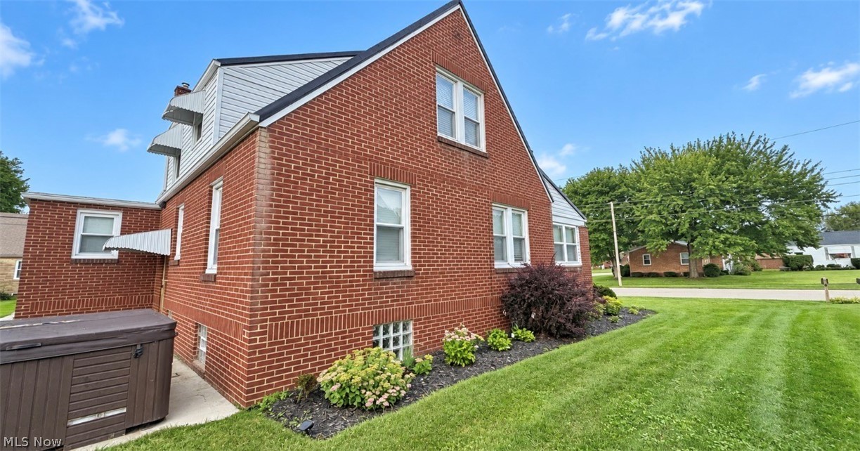 127 Roosevelt Avenue Waynesburg OH 44688