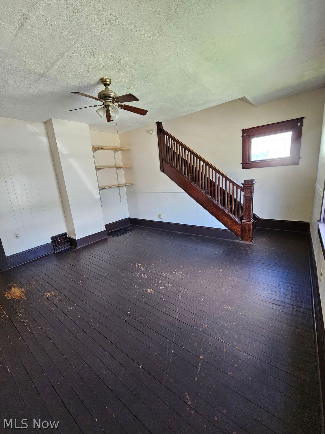 143 W Grant Street Lowellville OH 44436