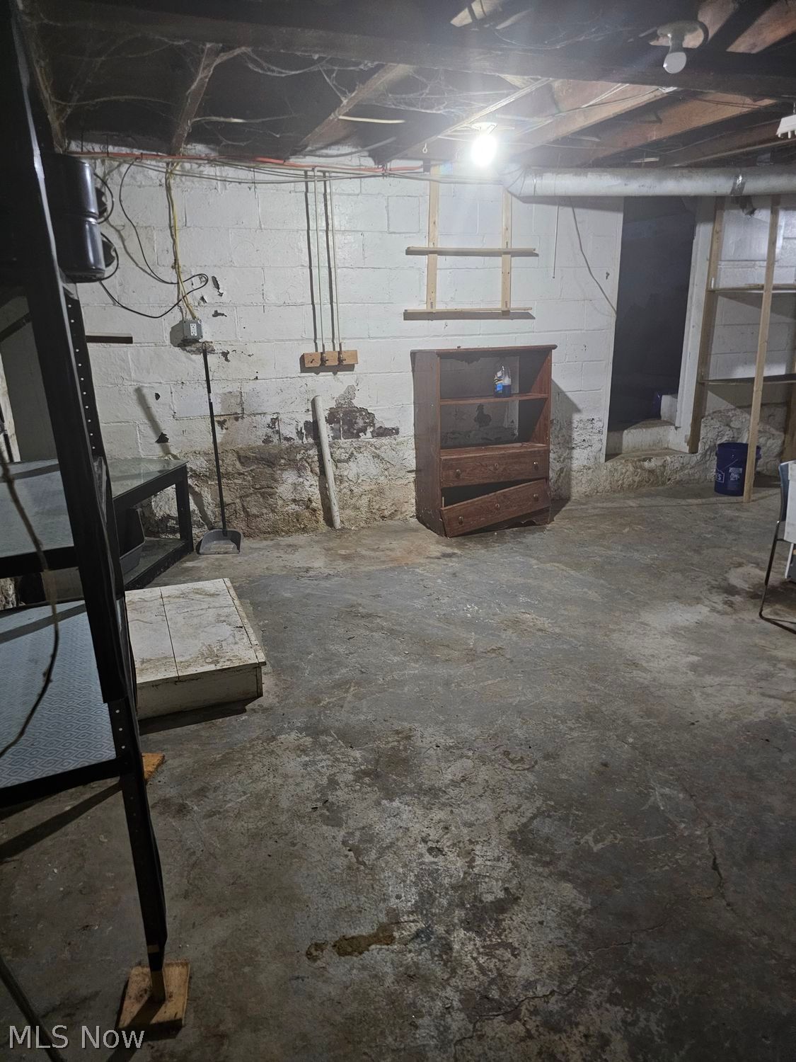 143 W Grant Street Lowellville OH 44436