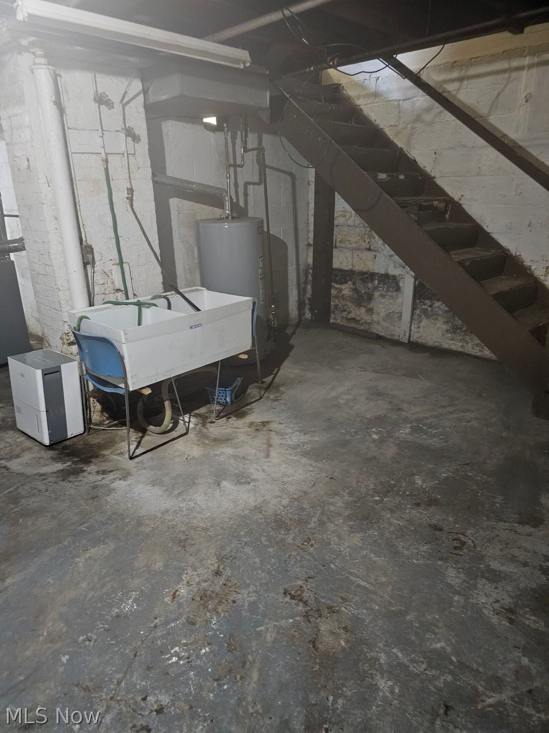 143 W Grant Street Lowellville OH 44436