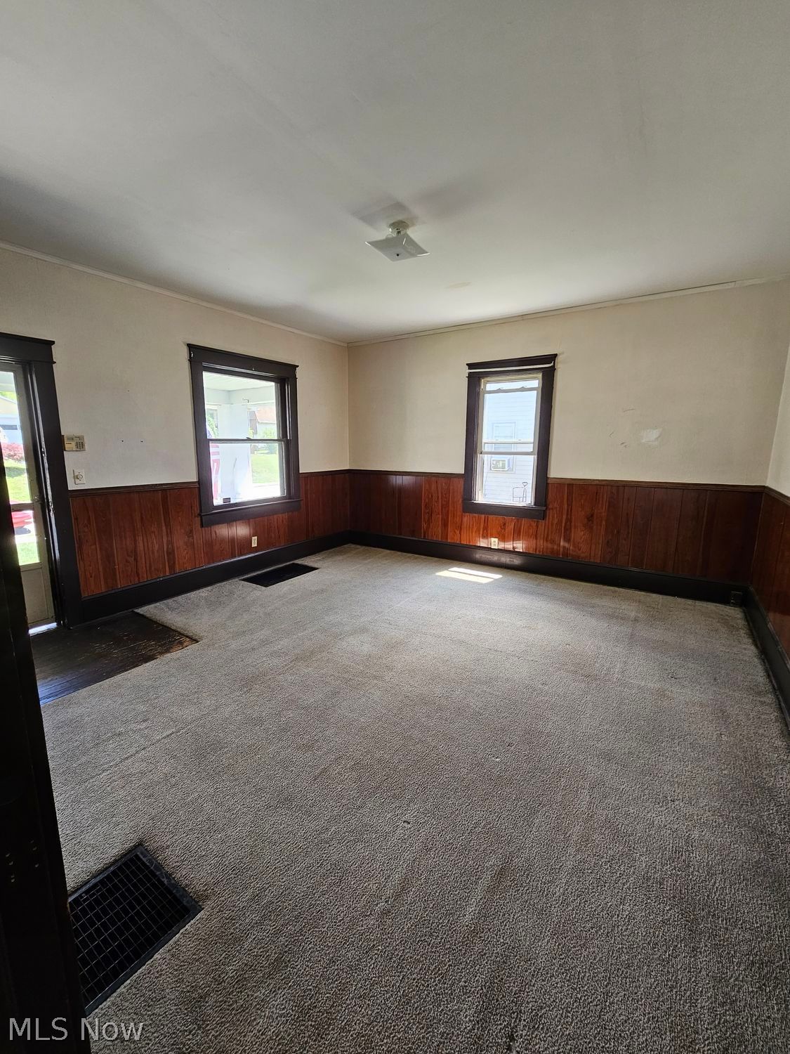 143 W Grant Street Lowellville OH 44436