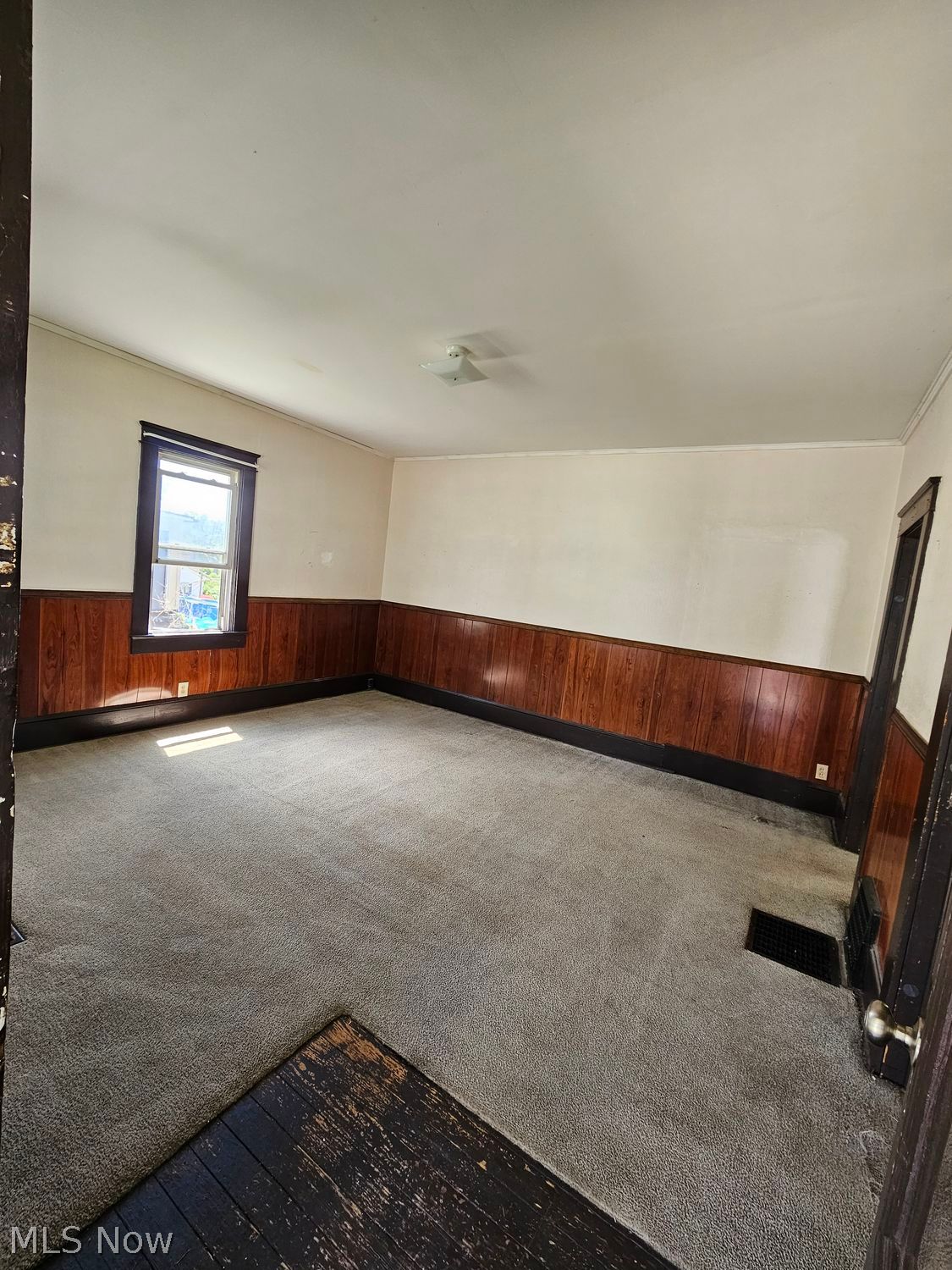 143 W Grant Street Lowellville OH 44436