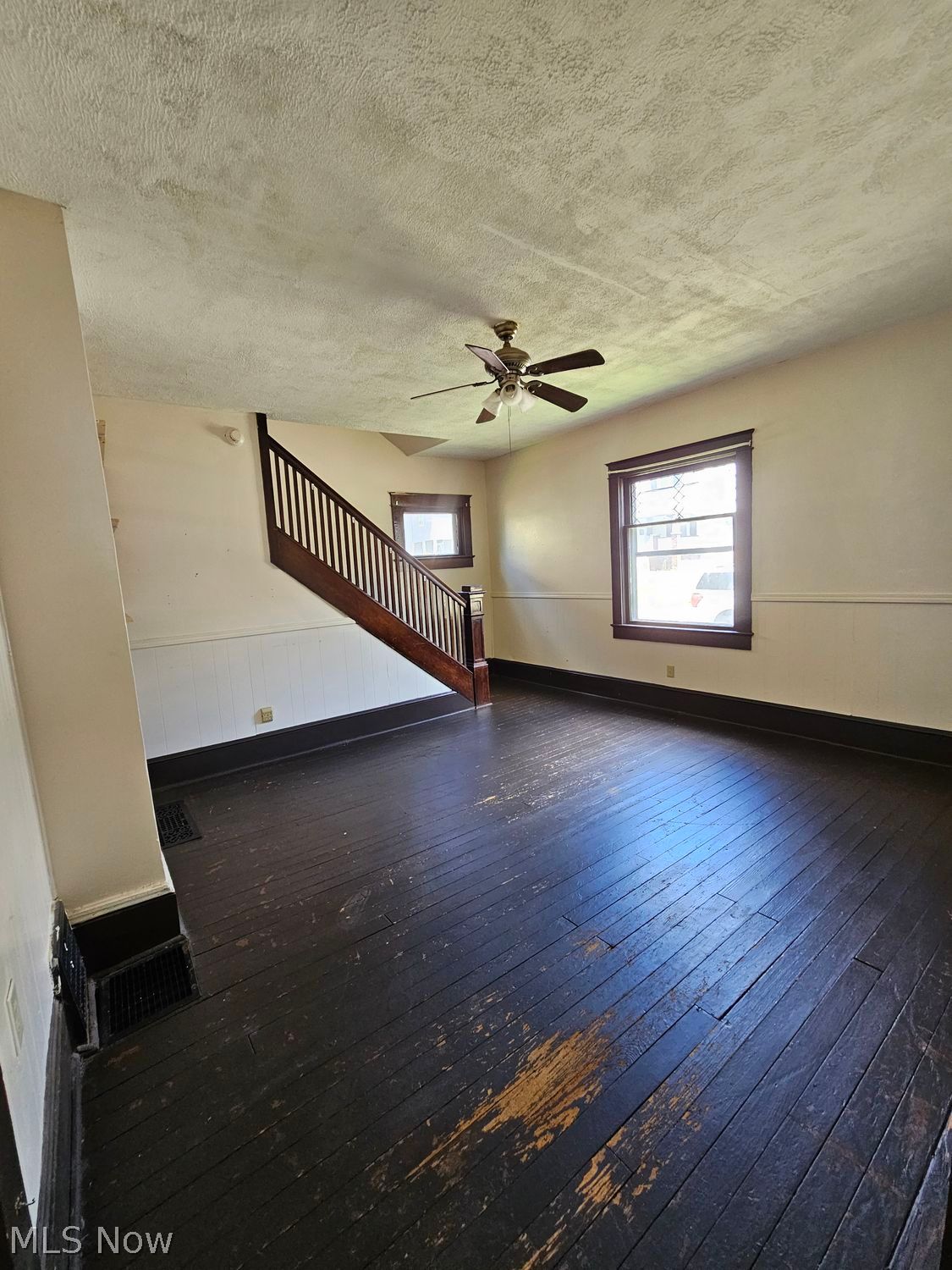 143 W Grant Street Lowellville OH 44436