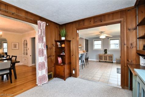 2407 Edgerton Road University Heights OH 44118