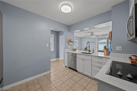 2407 Edgerton Road University Heights OH 44118
