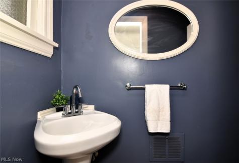 2407 Edgerton Road University Heights OH 44118