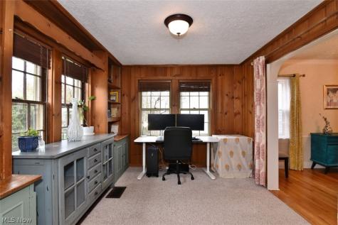 2407 Edgerton Road University Heights OH 44118