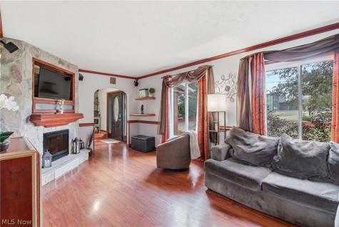 7909 Lake O Springs Avenue NW North Canton OH 44720