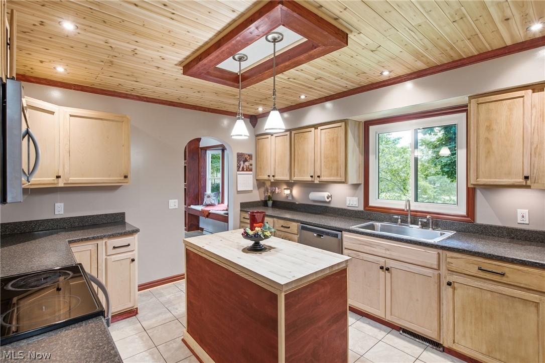 7909 Lake O Springs Avenue NW North Canton OH 44720